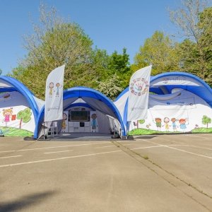 WerteRaum: Zelte im Schulhof